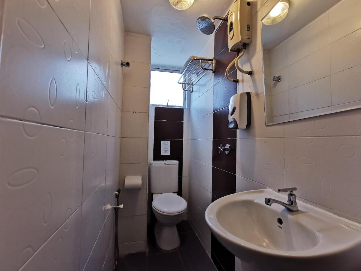 Bangi Business Hotel Kampong Sungai Ramal Dalam Экстерьер фото