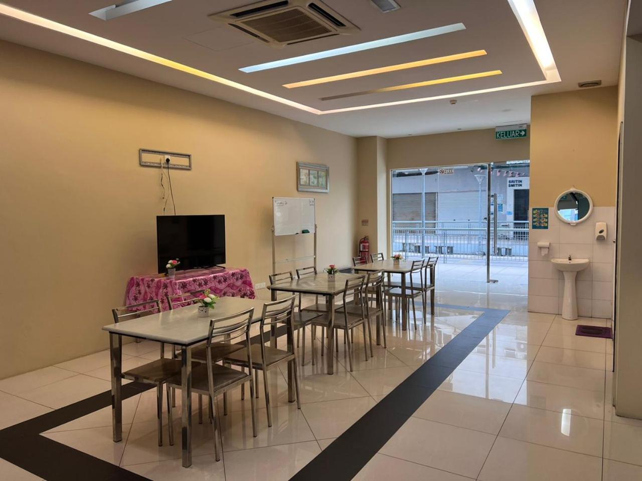 Bangi Business Hotel Kampong Sungai Ramal Dalam Экстерьер фото