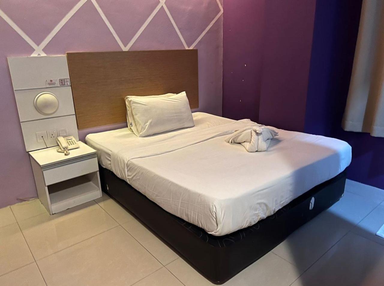 Bangi Business Hotel Kampong Sungai Ramal Dalam Экстерьер фото