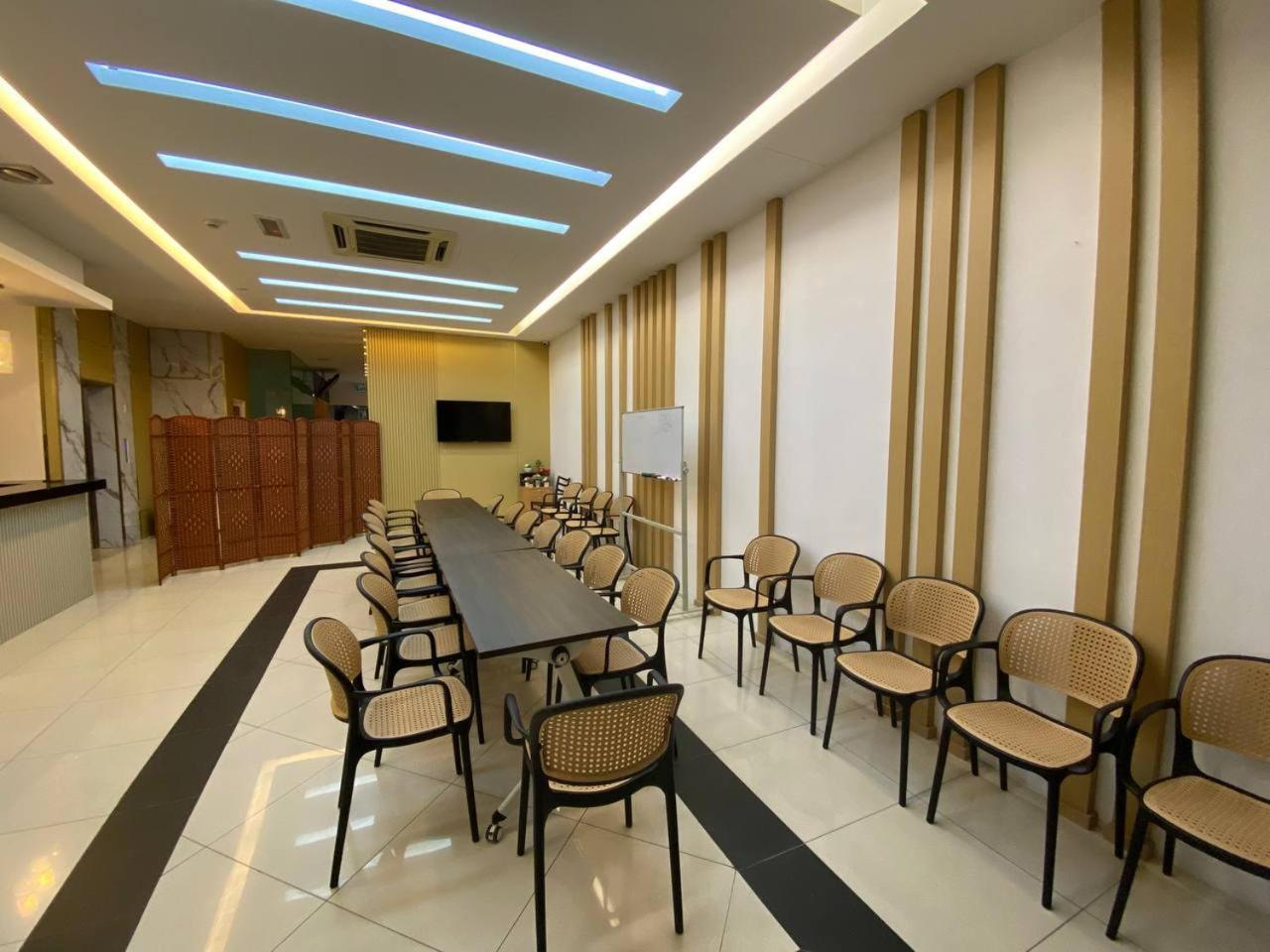 Bangi Business Hotel Kampong Sungai Ramal Dalam Экстерьер фото